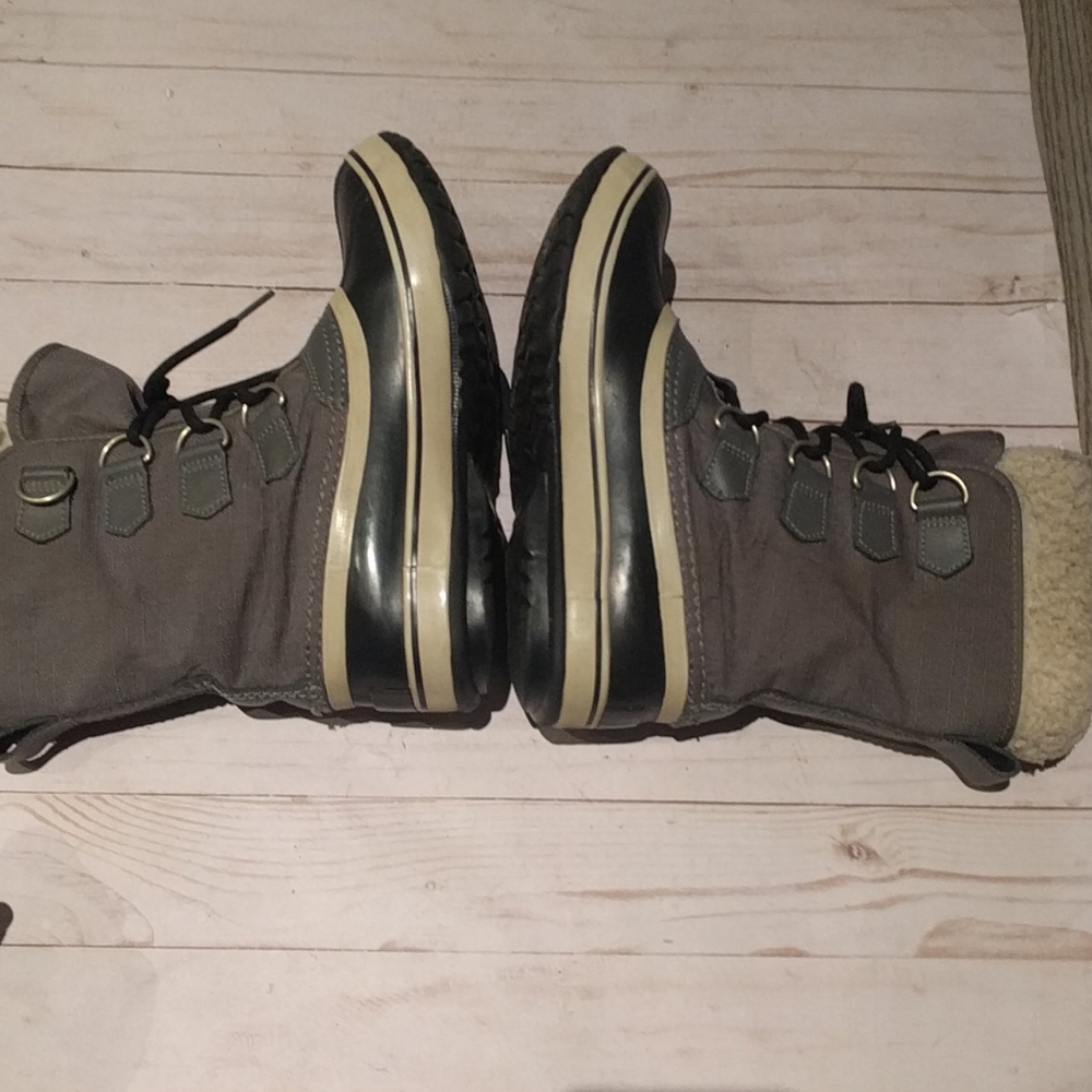 Beautiful grey Sorel boots 🍀🍀🍀 - Picture 4 of 8